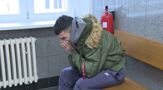 Vidina borovičky ich dostala do väzby. Po lúpeži na pumpe hrozí mladíkom vysoký trest, na súde plakali