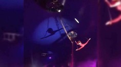 Vydesení diváci: Cirkusantka spadla počas predstavenia z veľkej výšky