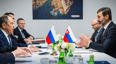 Juraj Blanár sa opäť stretol so Sergejom Lavrovom. Rokovali aj o dodávkach ropy a plynu