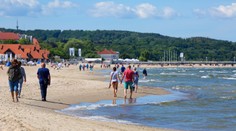 V jednom z morí najbližšie k Slovensku zakázali kúpanie