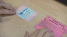 Vydávanie vodičákov nie je ohrozené. Staré ružové si ešte stále nevymenili tisícky šoférov