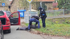 Brutálna vražda seniorky v Prahe. Udusiť ju mal muž, ktorý jej prišiel vyčistiť komín