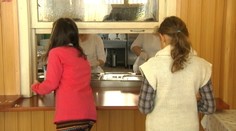 Záhadná choroba medzi školákmi. Deti vracajú a majú vysoké horúčky