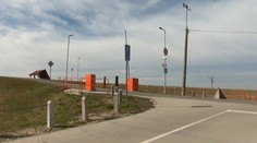 Skracovanie si cesty z priľahlého okolia do Bratislavy cez hrádzu pri Dunaji sa skončilo