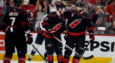 VIDEO: Ovečkinov gól Washingtonu nestačil. Carolina využila domáce prostredie a vybojovala si mečbal