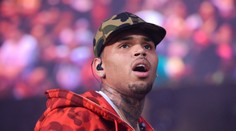 Spevák Chris Brown je vo väzení. Pre súd v prípade napadnutia bude asi musieť zrušiť turné