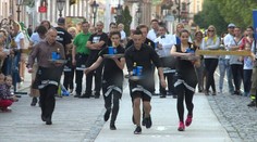 Vrchní, prchni! v akcii: Čašníci dokázali svoje schopnosti v behu