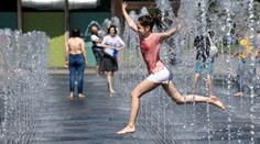 Pekelné horúčavy nás čakajú aj v nedeľu. V šiestich okresoch platí druhý najvyšší stupeň výstrahy