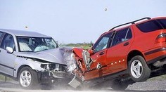 Čelná zrážka dvoch áut sa skončila tragicky pre 48-ročnú ženu