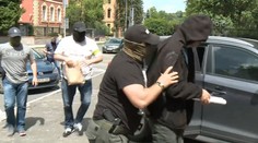 Súd rozhodol o väzbe pre právnika, ktorý si obliekal nacistickú uniformu