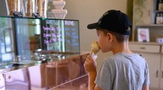 Obrovská ľudskosť majiteľa zmrzlinárne pri Banskej Bystrici. Zdravotne znevýhodneným deťom rozdáva zmrzlinu zadarmo