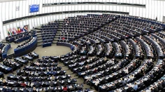 Europoslanci navrhujú obmedziť eurofondy pre krajiny, ktoré odmietajú prijať utečencov