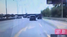 Až 200 km/h a slalom v parku medzi stromami: Takúto naháňačku ešte bratislavskí policajti nezažili