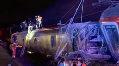 FOTO+VIDEO: Extrémne zvláštna nehoda. Príčina tragickej zrážky vlakov v Španielsku je zatiaľ záhadou