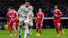 Real Madrid sa triumfom priblížil k vedúcej Barcelone. Kylian Mbappé vyrovnal rekord C. Ronalda