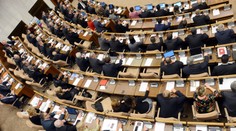 Poslancov čaká prvá schôdza podľa nového rokováku