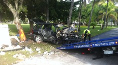 Auto narazilo do kostola, prešlo niekoľko lavíc