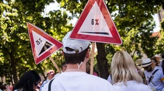 Učiteľom ponúkli zvýšenie platov, zatiaľ ho neprijali