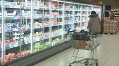 Ceny potravín nedávajú zabrať len našim peňaženkám. Koľko by sme za rovnaký nákup zaplatili u susedov?