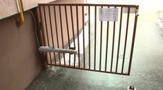 Problém s parkovaním si vyriešili po svojom. Mesto sa chytá za hlavu