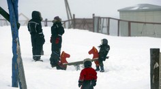 Horor na školskom dvore: Chlapca (†11) počas prestávky zavalila snehová jaskyňa