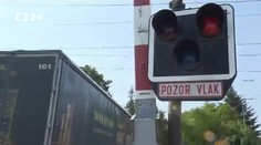 Cez priechod v Studénke stále chodia autá na červenú