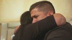 Lekárka rozhodla o jeho adopcii bez matkinho vedomia. Rodinu našiel po tridsiatich rokoch