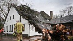 Búrka Knud nad Škandináviou zoslabla. Výstrahy meteorológovia zrušili
