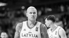 Hviezdny basketbalista záhadne skonal v Moskve. Napísala mu exmanželka a nasledoval pád