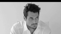 Fešák na tento týždeň: Z tohto krásavca za vám doslova zakrúti hlava!