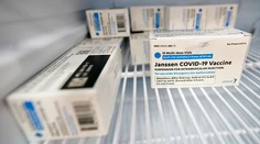 Očkovanie vakcínou od J&J môže pokračovať, oznámili americké úrady