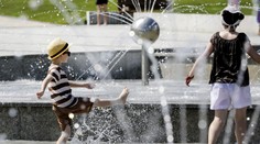 Ženy aj muži rodičovstvo odkladajú. Na Slovensku začínajú dominovať jednodetné rodiny