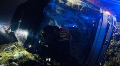 Hrozivá nehoda na diaľnici D1: Autobus sa prevrátil (FOTO)