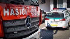 Pri požiari rodinného domu prišiel o život jeho majiteľ. Polícia začala trestné stíhanie