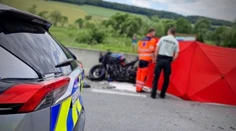 Čierna nedeľa pri Svidníku. Motorkár (†67) po náraze do kamióna zomrel