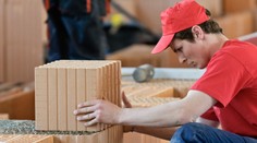 Politici chcú na odborných školách viac ľudí. Tí reagujú výzvou