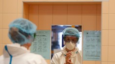 Imunita po prekonaní Covidu je o niečo väčšia než po očkovaní, tvrdia českí vedci