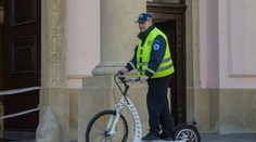 Bratislavskí policajti budú hliadkovať na kolobežkách