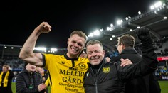 Slúžil armáde i riadil školu, teraz s dedinou zabojuje o Ligu majstrov. Kouč s nevyliečiteľnou chorobou čaruje vo Švédsku