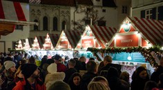 Polícia varuje pred zlodejmi na vianočných trhoch. Používajú dva triky na okradnutie