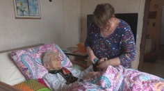Invalidná dôchodkyňa vypadla záchranárom. Skončila so zraneniami a zlomeninou nohy