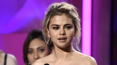 Transplantácia obličky jej zachránila život. Selena počas dojímavej reči neudržala slzy