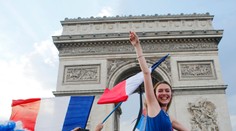 Francúzi oslavovali v uliciach Paríža: "Sme majstri!"