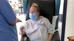 Žene po nakazení sa covidom dávali tri dni života. Po podaní experimentálneho lieku sa stal zázrak