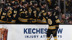 VIDEO: Boston doprial Chárovi pri veľkej udalosti víťazstvo. Pastrňák vyrovnal klubové legendy