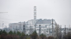 Požiar v uzavretej zóne v Černobyle stále horí, radiácia v Kyjeve je v norme