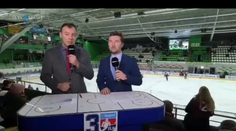 Hrozivý moment v českej extralige. Hokejového experta zostrelil puk v priamom prenose