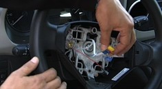 Nemecká automobilka zistila chybu v airbagoch