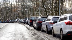 Revolučná novela zakazujúca parkovania na chodníkoch sa možno čoskoro zruší