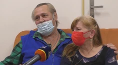 Láska kvitne aj v domove dôchodcov. Príbeh seniorov z okolia Prievidze vás dostane